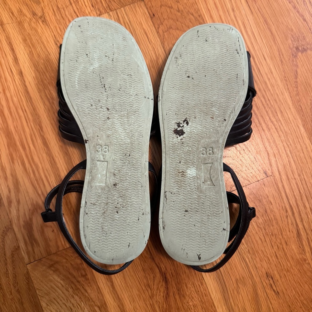 Camper Black Leather Strappy Flat Sandals with Mint Sole - Picture 7 of 11